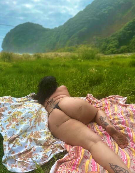 Nøgent lækket OnlyFans-billede af Island Badee