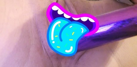 Naken lekkede OnlyFans-bilde av Tastetherainbowfree