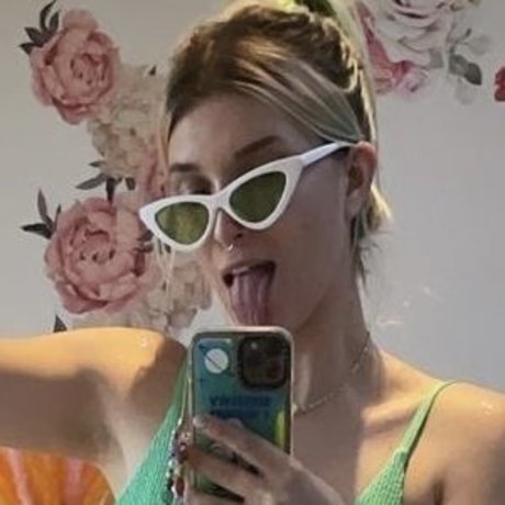 Dani Thorne