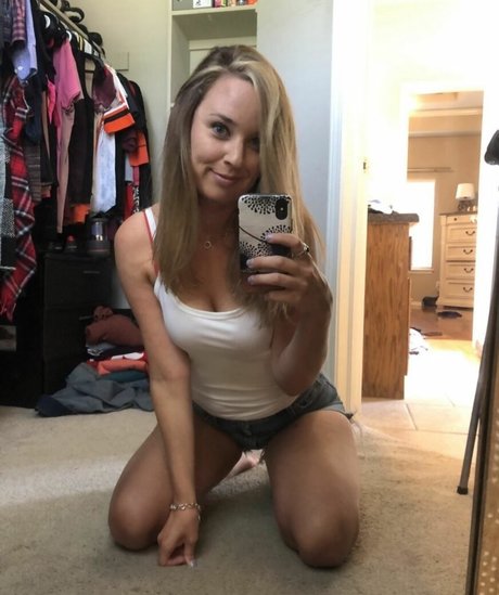 Nahá fotka uniklých OnlyFans od Lyricinmyhead