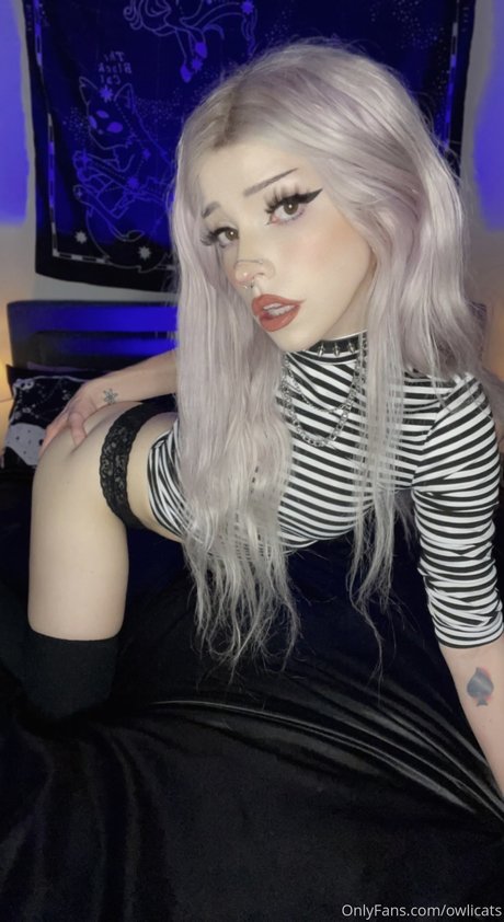 Nahá fotka uniklých OnlyFans od Owlicats