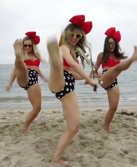 Naken läckt OnlyFans-bild av Lindsey Stirling