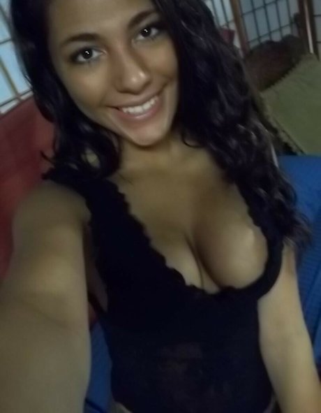 Ava Glam Model