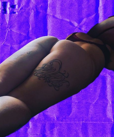 Nahá fotka uniklých OnlyFans od Lauratavora