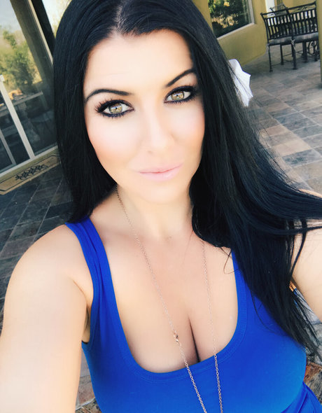 Tarynthomas