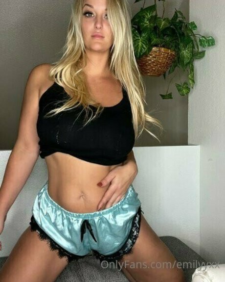 Emilyyxx  nude leaked OnlyFans photo