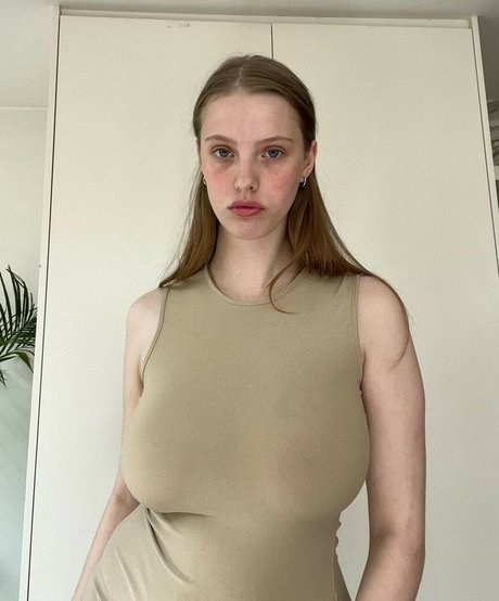 Обнаженная фотография утечки OnlyFans от Eliza Goldsmith