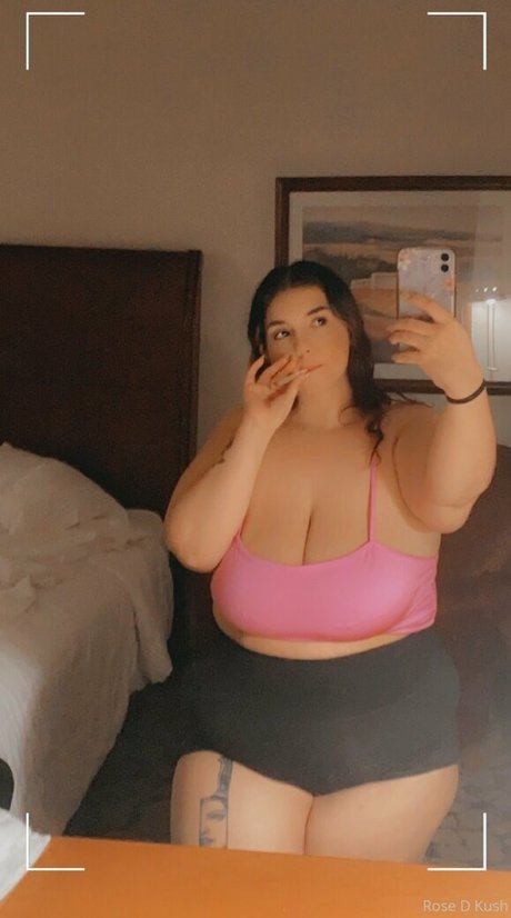 Nahá fotka uniklých OnlyFans od Rosedkush