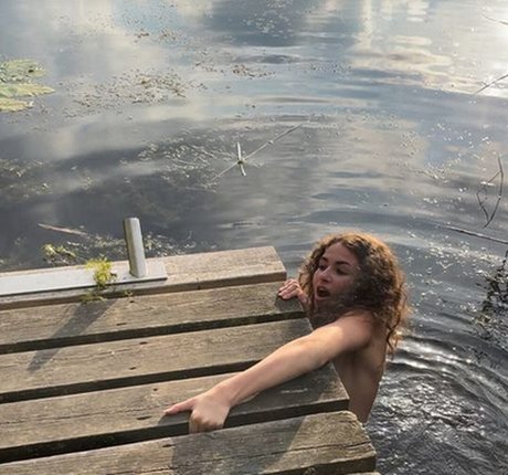 Nøgent lækket OnlyFans-billede af Girlsmag