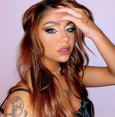 Andrea Russett