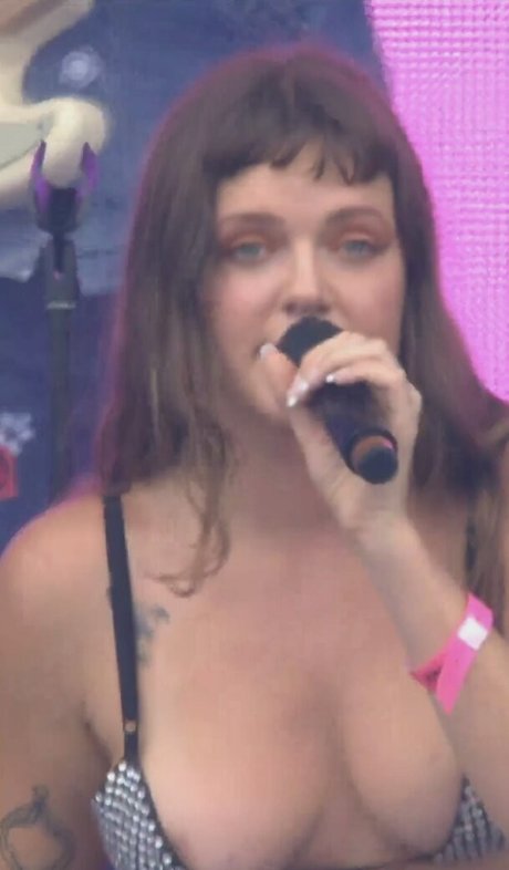 Foto nua vazada do OnlyFans de Tove Lo