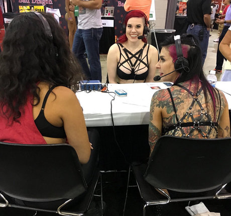 Scarlettfoxplay