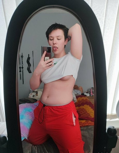 Alasti lekkinud OnlyFans-i pilt Cutekatkinklite