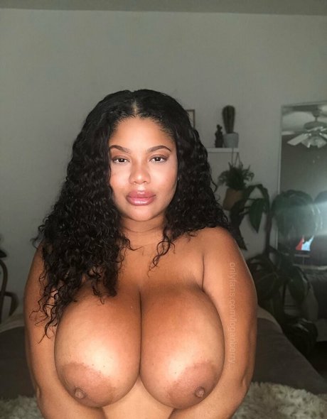 Foto di nudo di fuga di OnlyFans di Thebigtitwitch