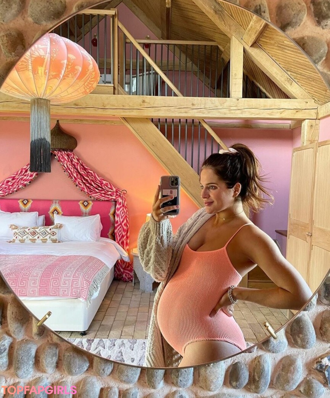 Alasti lekkinud OnlyFans-i pilt Alexandra Felstead #26