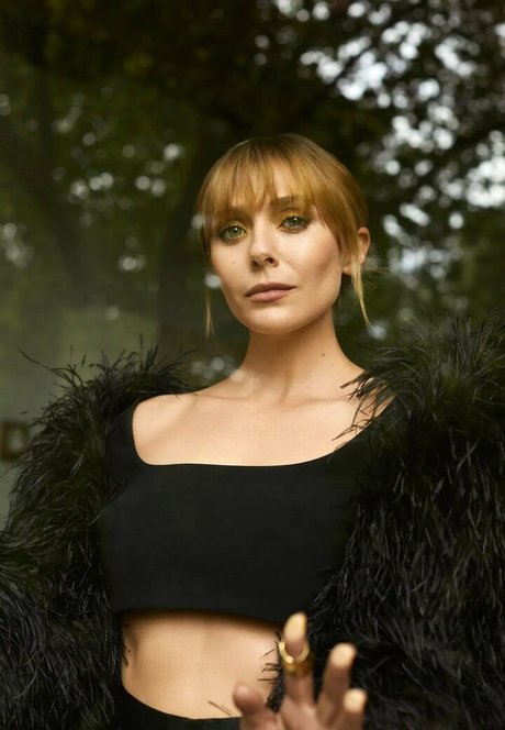 Foto nua vazada do OnlyFans de Elizabeth Olsen