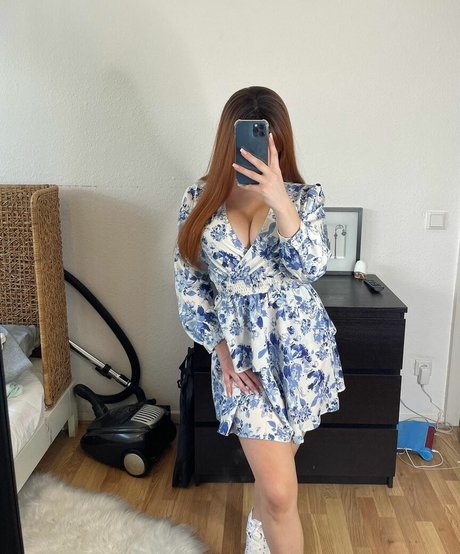 Alaston vuotanut OnlyFans-kuva Azubikim