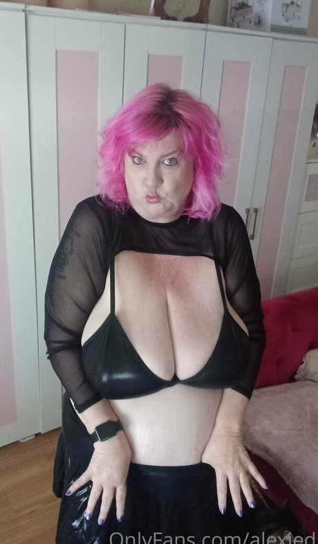 Naken lekkede OnlyFans-bilde av Pinkywinky22