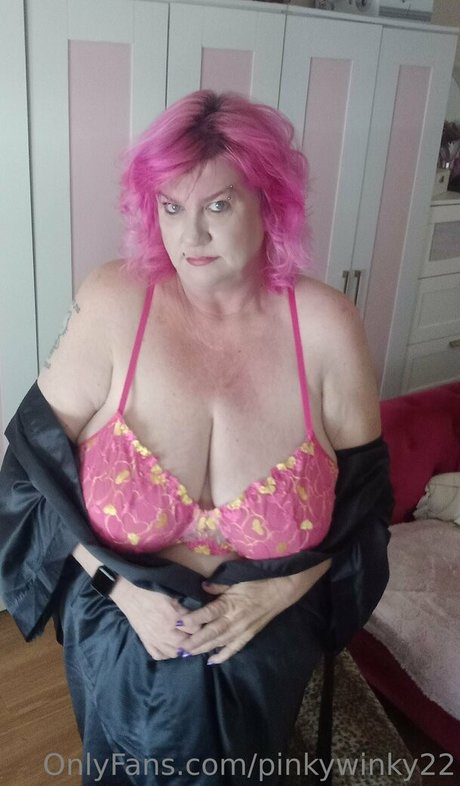 Nahá fotka uniklých OnlyFans od Pinkywinky22