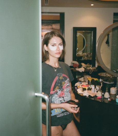 Willa Holland