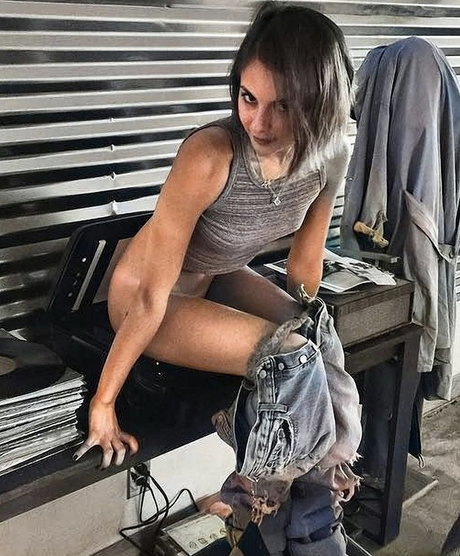 Willa Holland