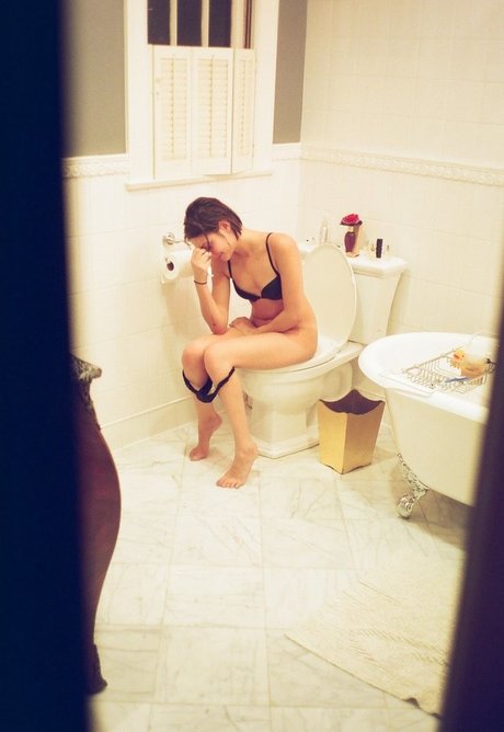 Willa Holland