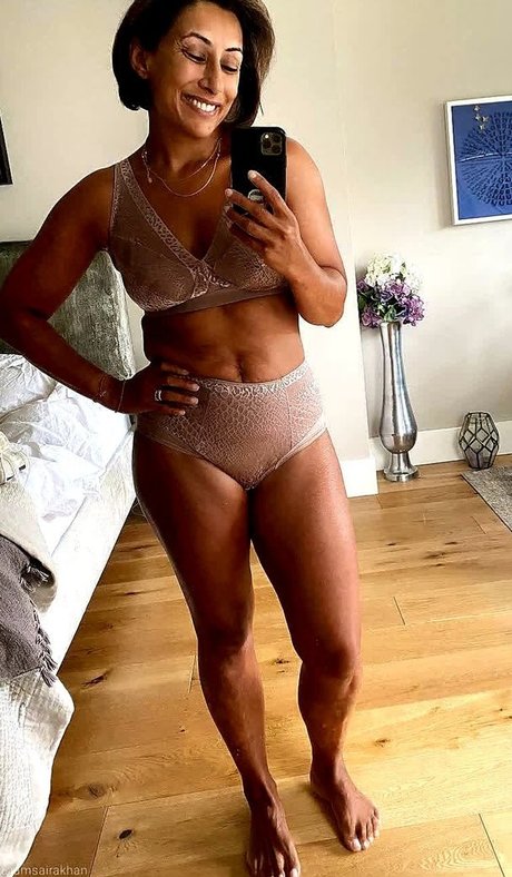 Naken lekkede OnlyFans-bilde av Saira Khan