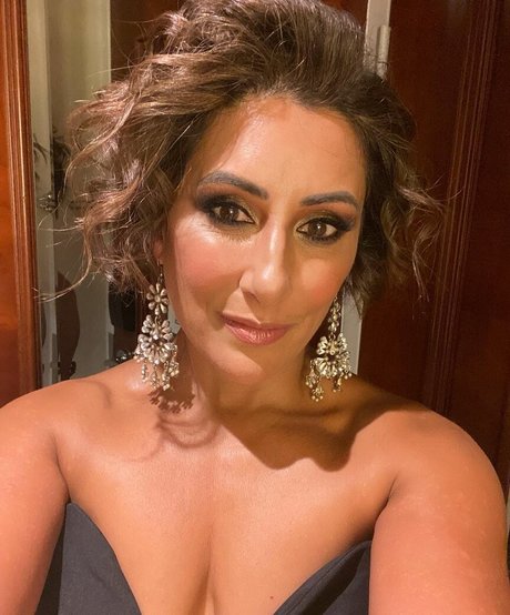 Nahá fotka uniklých OnlyFans od Saira Khan