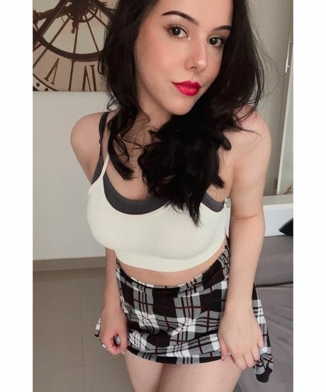 Nøgent lækket OnlyFans-billede af Emilyisredcoat