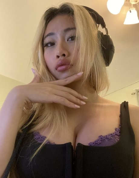 Nahá fotka uniklých OnlyFans od Hann1ekin