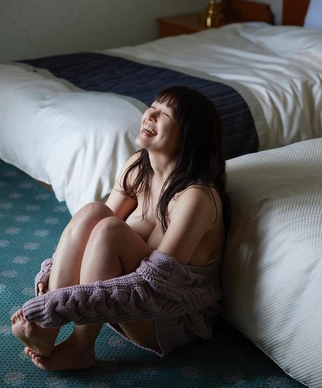 Naken läckt OnlyFans-bild av Saki Yanase