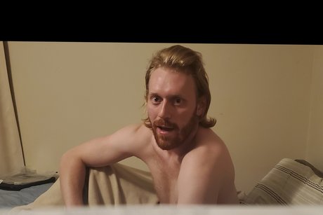 Nahá fotka uniklých OnlyFans od Evan Pruett