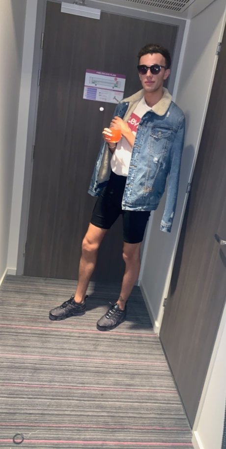 Naken läckt OnlyFans-bild av Liam