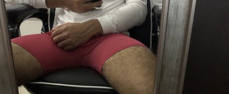 Naken läckt OnlyFans-bild av Liam
