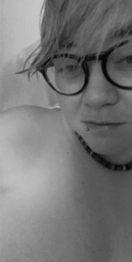 Naken läckt OnlyFans-bild av Lesbo1986