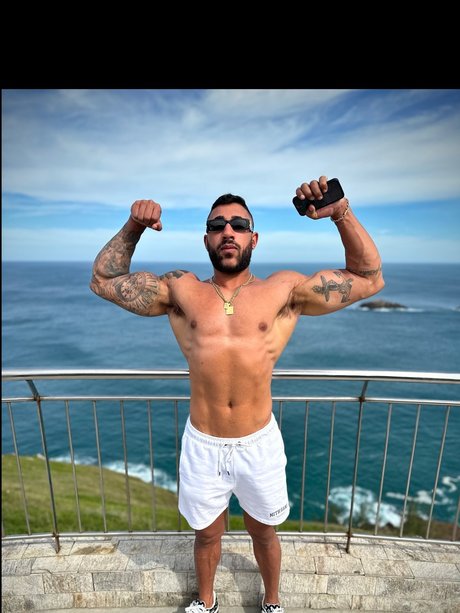 Naken läckt OnlyFans-bild av Leonardo Ribeiro 