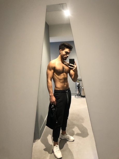Lo Cabral OnlyFans