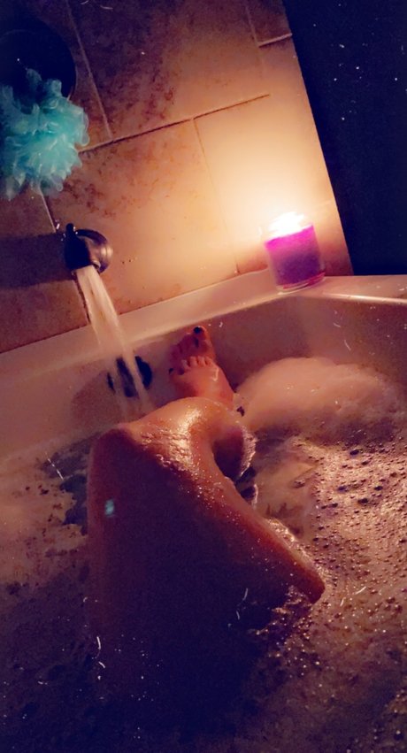 Nahá fotka uniklých OnlyFans od Lennox Jade