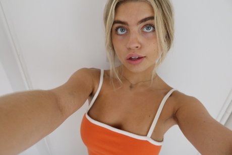 Naken lekkede OnlyFans-bilde av Lemon B 