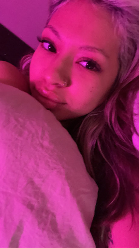 Nahá fotka uniklých OnlyFans od Kurst