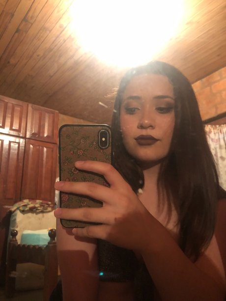 Naken läckt OnlyFans-bild av Cailei