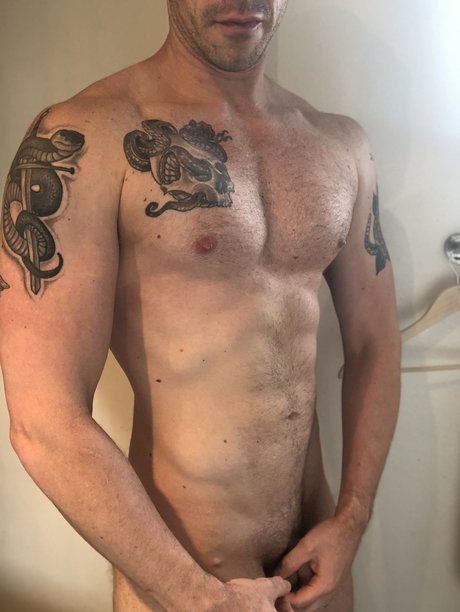 Nahá fotka uniklých OnlyFans od Leeandru