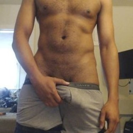 Naakte gelekte OnlyFans-foto van Learoy Love