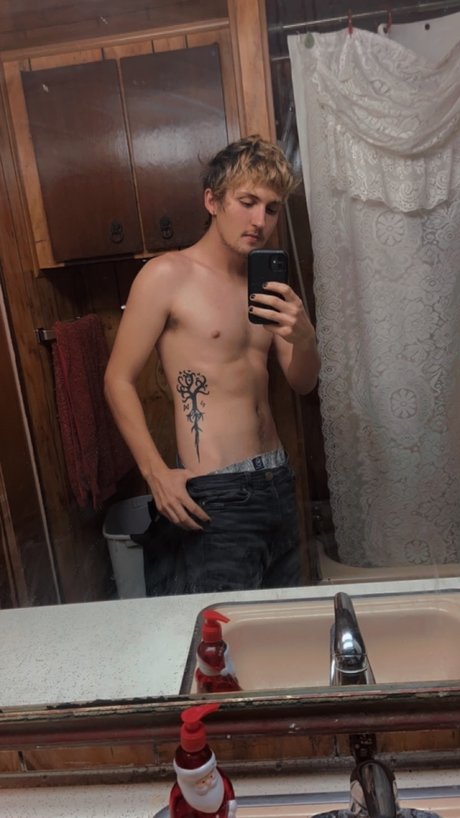 Naakte gelekte OnlyFans-foto van Lazurus69