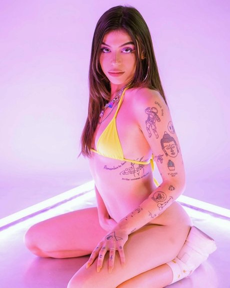 Naken läckt OnlyFans-bild av Playbaby