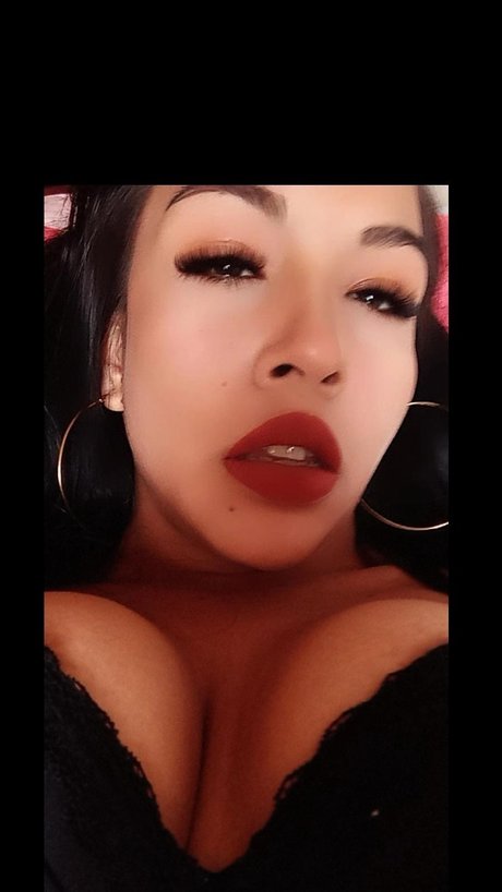 Alaston vuotanut OnlyFans-kuva Littlelici