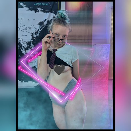 Daddysnaughtygirl