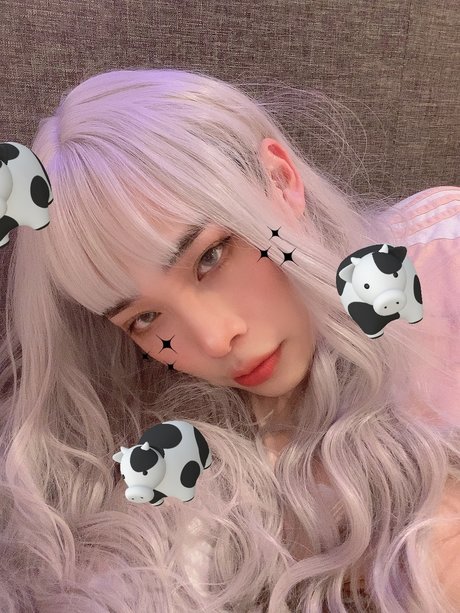 Naakte gelekte OnlyFans-foto van Lisa Nguyen
