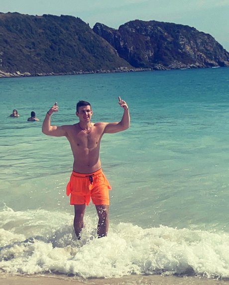 Alasti lekkinud OnlyFans-i pilt Lio