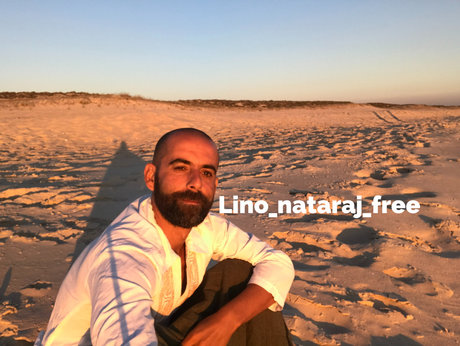 Alaston vuotanut OnlyFans-kuva Lino Martins Yoga Free